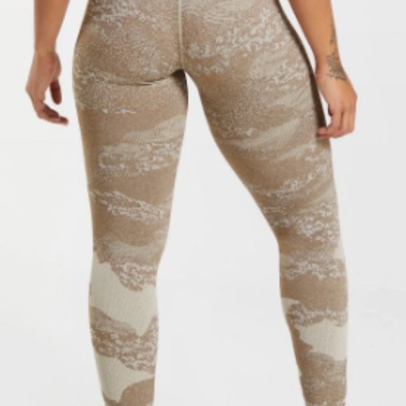 Gymshark Adapt Camo Seamless Leggings - Picture 2 of 5